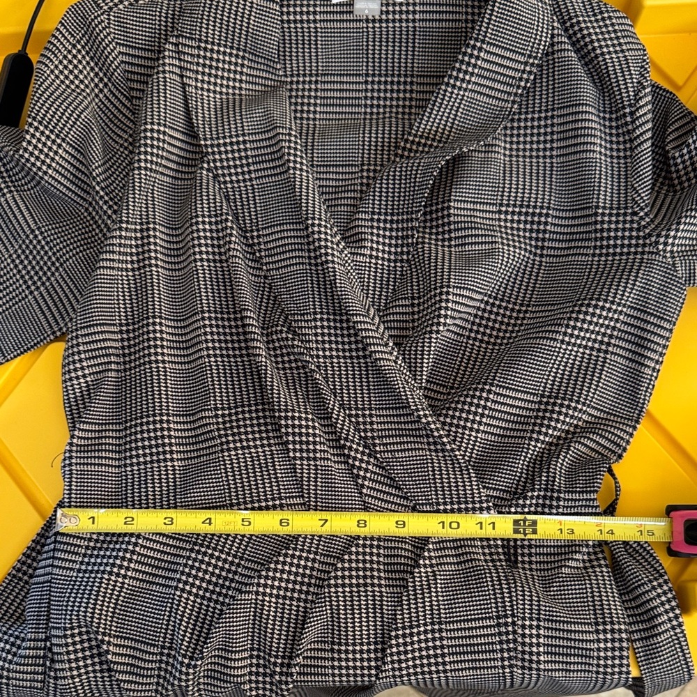 Calvin Klein Black and cream Herringbone pattern Wrap Dress~very classy! - Picture 12 of 13